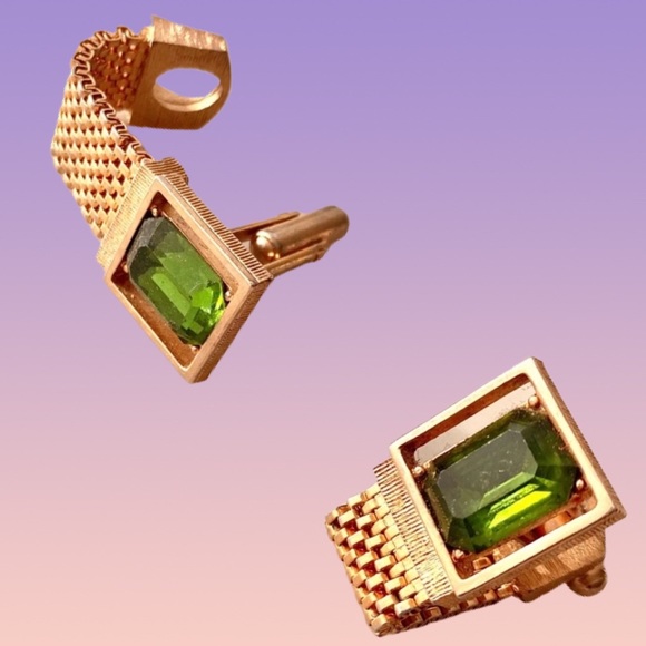 Jewelry - Vintage Green Rectangular Mesh Gold Cufflinks